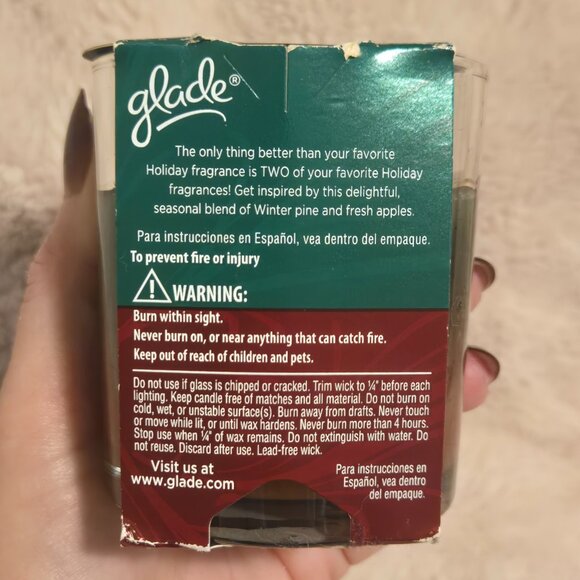 Two Glade 4 oz Candles - Picture 8 of 10